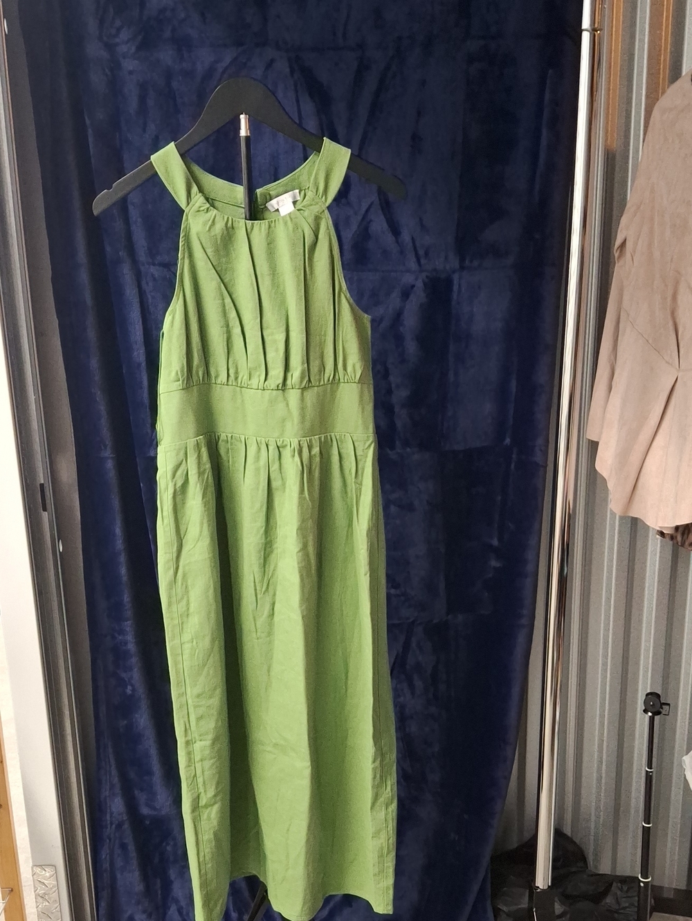 London Times Sleeveless Green Midi  Dress